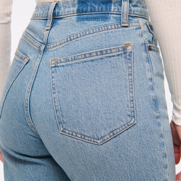 Abercrombie & Fitch '90s Straight Ultra High Rise Jeans Curve Love- Distressed - Picture 3 of 7